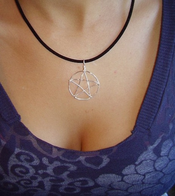 Geflochtenes Pentagramm Aus Sterlingsilber Geflochtenes Pentagramm Aus Sterlingsilber von KunisStudio