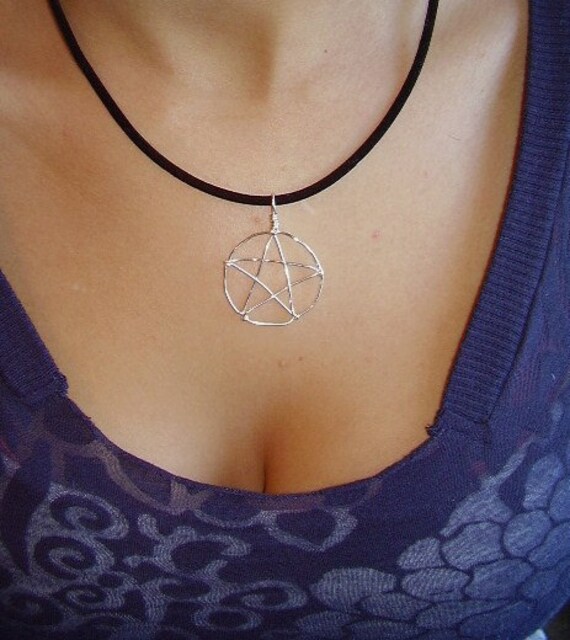 Geflochtenes Pentagramm Aus Sterlingsilber Geflochtenes Pentagramm Aus Sterlingsilber von KunisStudio