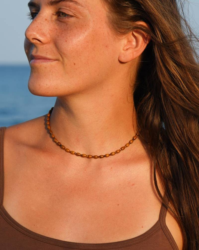 Kette "Solua" Holz Perlen Fein Makramee Boho Halskette Edelstein Holzperlen Messing Sonne Hippie Bohemian Filigran Geschenk Earthy Natur von KunstUndMunter
