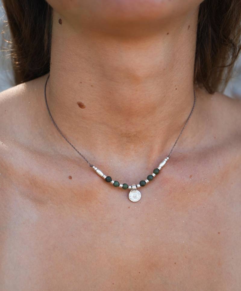 Kette "Valena' Silber Grüne Jade Sonne Filigran Halskette Sommer Grün Silberschmuck Earthy Natürlich Anhänger Perlen Fein Minimalistisch von KunstUndMunter