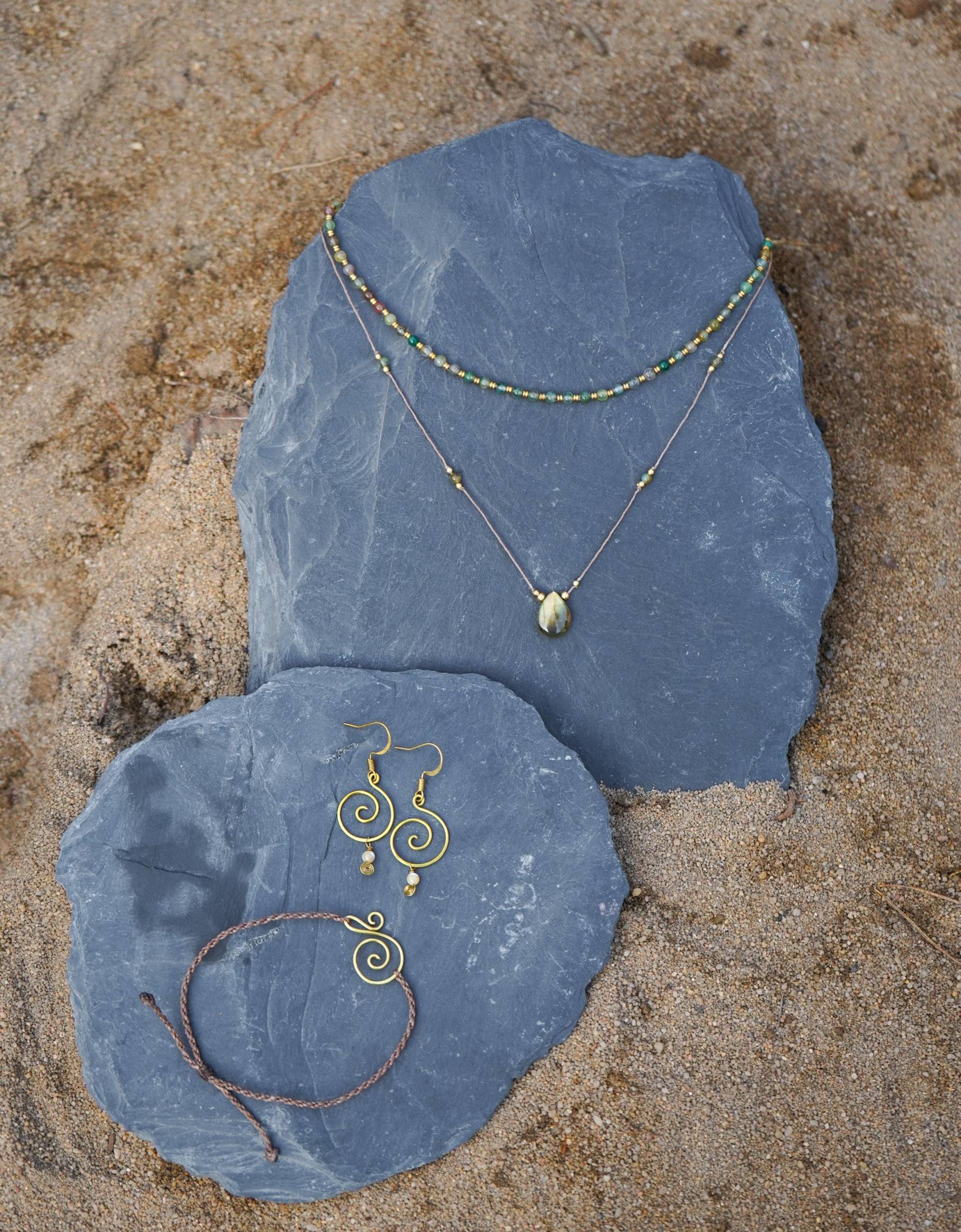 Schmuck Set "Mālama" 2 Ketten + Ohrringe Armband - Labradorit Achat Makramee Grün Boho Filigran Edelstein Messing Gold Geschenk Fein Natur von KunstUndMunter