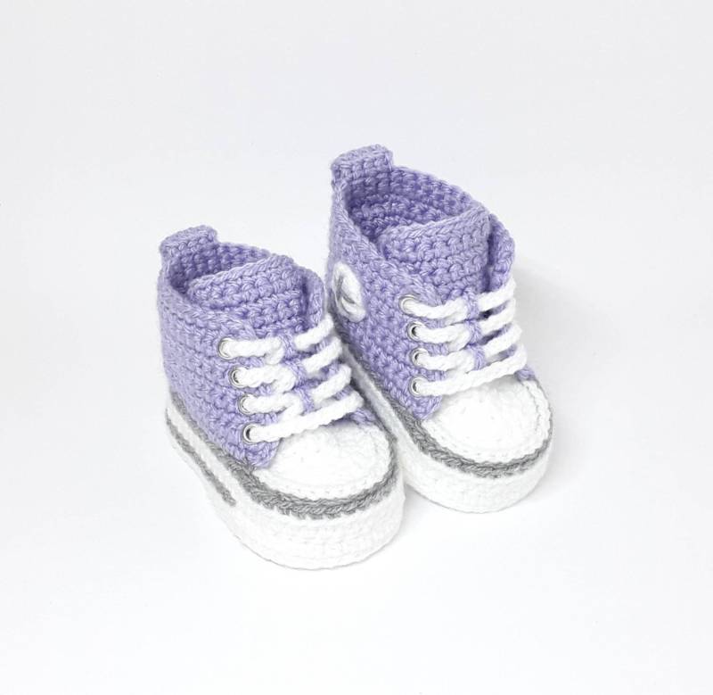 Flieder-Lila Babyschuhe Gehäkelt Gehäkelte Baby Sneakers | Turnschuhe, Sportschuhe, Häkelschuhe Mit Ösenschnürung Für Mädchen Von 0-12 M Flieder-Lila Babyschuhe Gehäkelt Gehäkelte Baby Sneakers | Turnschuhe, Sportschuhe, Häkelschuhe Mit Ösenschnürung Für Mädchen Von 0-12 M von KunstWollwerk