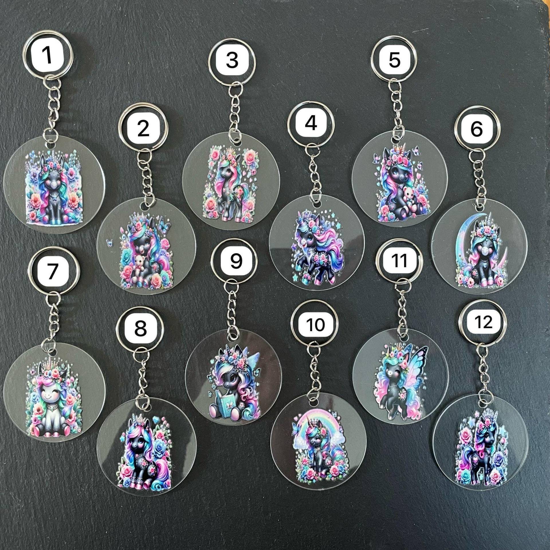 Schlüsselanhänger Einhorn Blumen, Pegasus , Diverse Designs, Geschenkidee, Weihnachten, Geburtstag, Ostern, Freunde, Saa5-Esb1 - Saa5-Esb12 Schlüsselanhänger Einhorn Blumen, Pegasus , Diverse Designs, Geschenkidee, Weihnachten, Geburtstag, Ostern, Freunde, Saa5-Esb1 - Saa5-Esb12 von Kunstbluhme