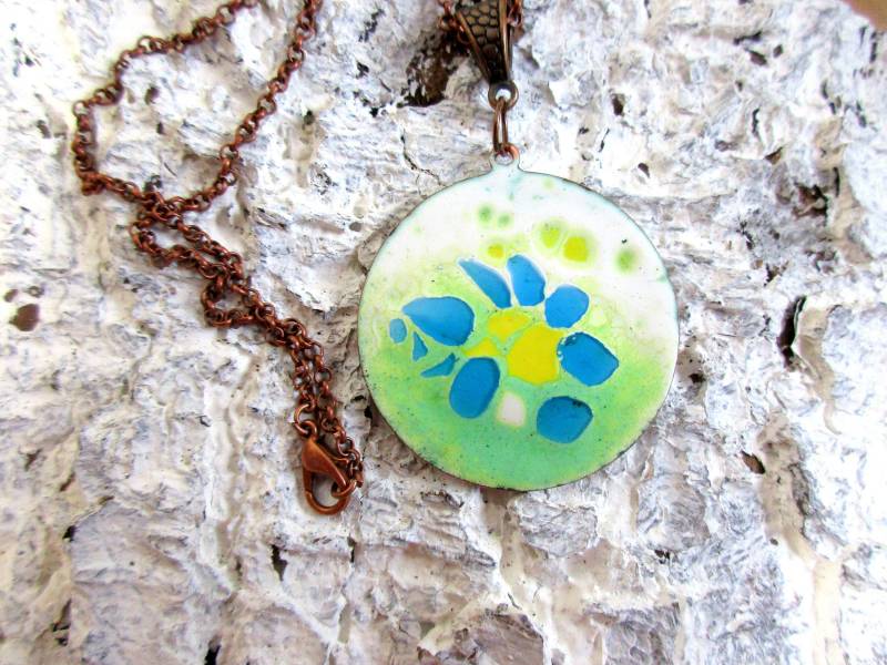 Emaille Schmuck Anhänger No. 158 Blume Handgefertigt Auf Kupfer Handarbeit Unikat Emailliert Hippie Boho von KunsthaeuschenDeling