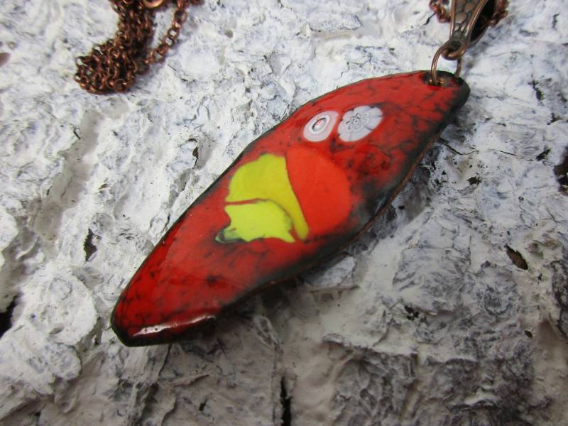 Handgearbeitete Ohrhänge Blatt Rotorange No. 104 Hängeohrringe Emailliert Unikat von KunsthaeuschenDeling