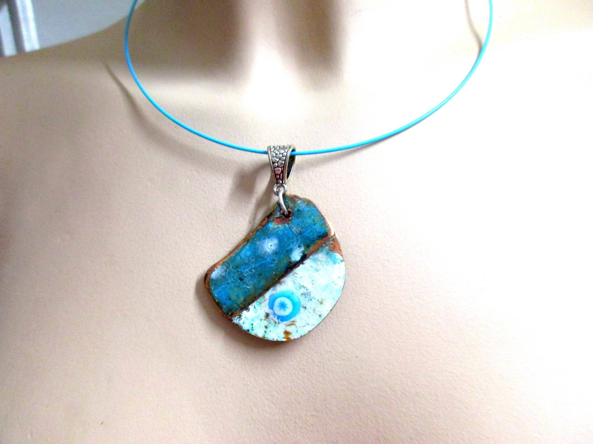 No 152 Traumhafter Emaille Schmuck Großer Anhänger Maritim 3, 9 X 3.7 cm Mit Halskette Halsreif Handarbeit Unikat Hippie Blau Weiß von KunsthaeuschenDeling