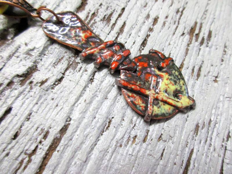 No R60 Emaille Anhänger Auf Kupfer Rot Braun Gelb Gold Recyclingschmuck Handarbeit Unikat Hippie Boho Schmuck von KunsthaeuschenDeling