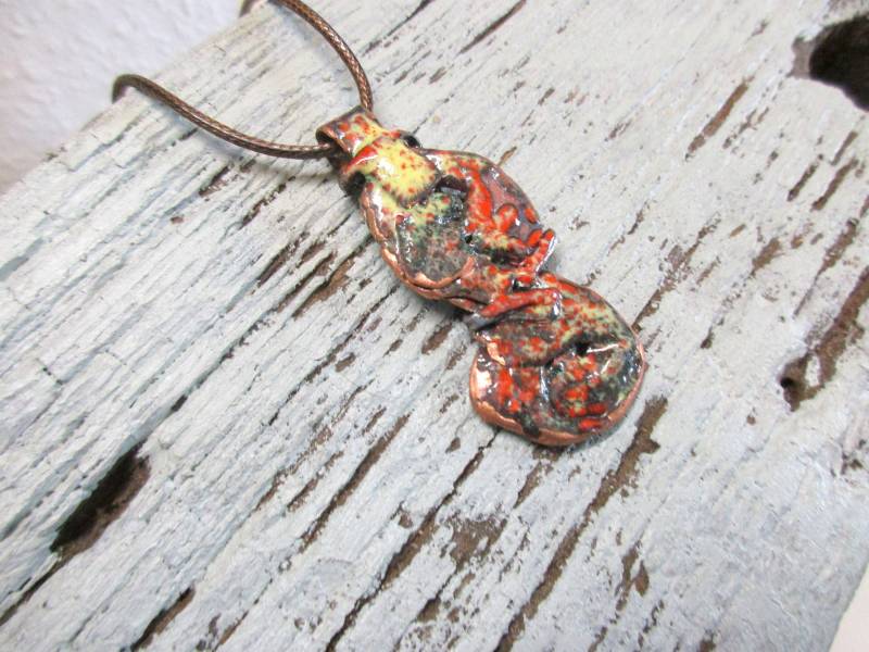 No R61 Emaille Anhänger Auf Kupfer Rot Gelb Weiß Recyclingschmuck Handarbeit Unikat Hippie Boho Schmuck von KunsthaeuschenDeling