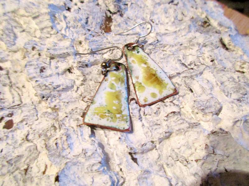 Ohrhänger Dreieck No. 328 Hängeohrringe Emaille Auf Kupfer Handarbeit Unikat Emailliert von KunsthaeuschenDeling