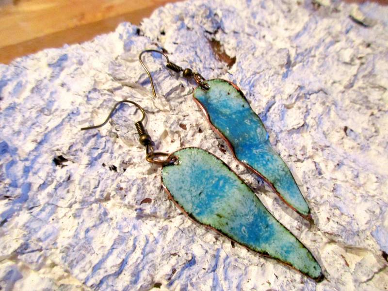 Ohrringe Handarbeit Emaille No.299 Blatt "Krakelee - Blau Verschneit " Krakelierende Emaillefarben von KunsthaeuschenDeling