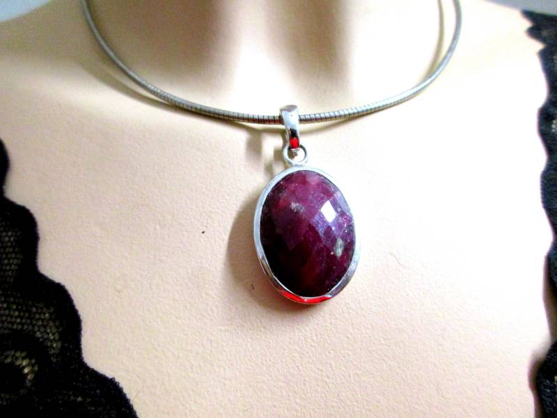 S 3 Eleganter Moderner Opaker Rubin Silber Anhänger 4 X 2 cm Mit Silberreif 40 925 Halskette Roter Stein von KunsthaeuschenDeling