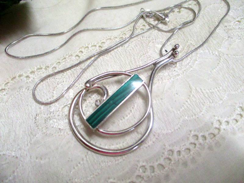 S 4 Schöner Großer Silberanhänger Mit Malachit 70Er/80Er 3, 5 X 6 cm Vintage Silber Modernist Langer Silberkette 65 Boho Hippie Ethno von KunsthaeuschenDeling