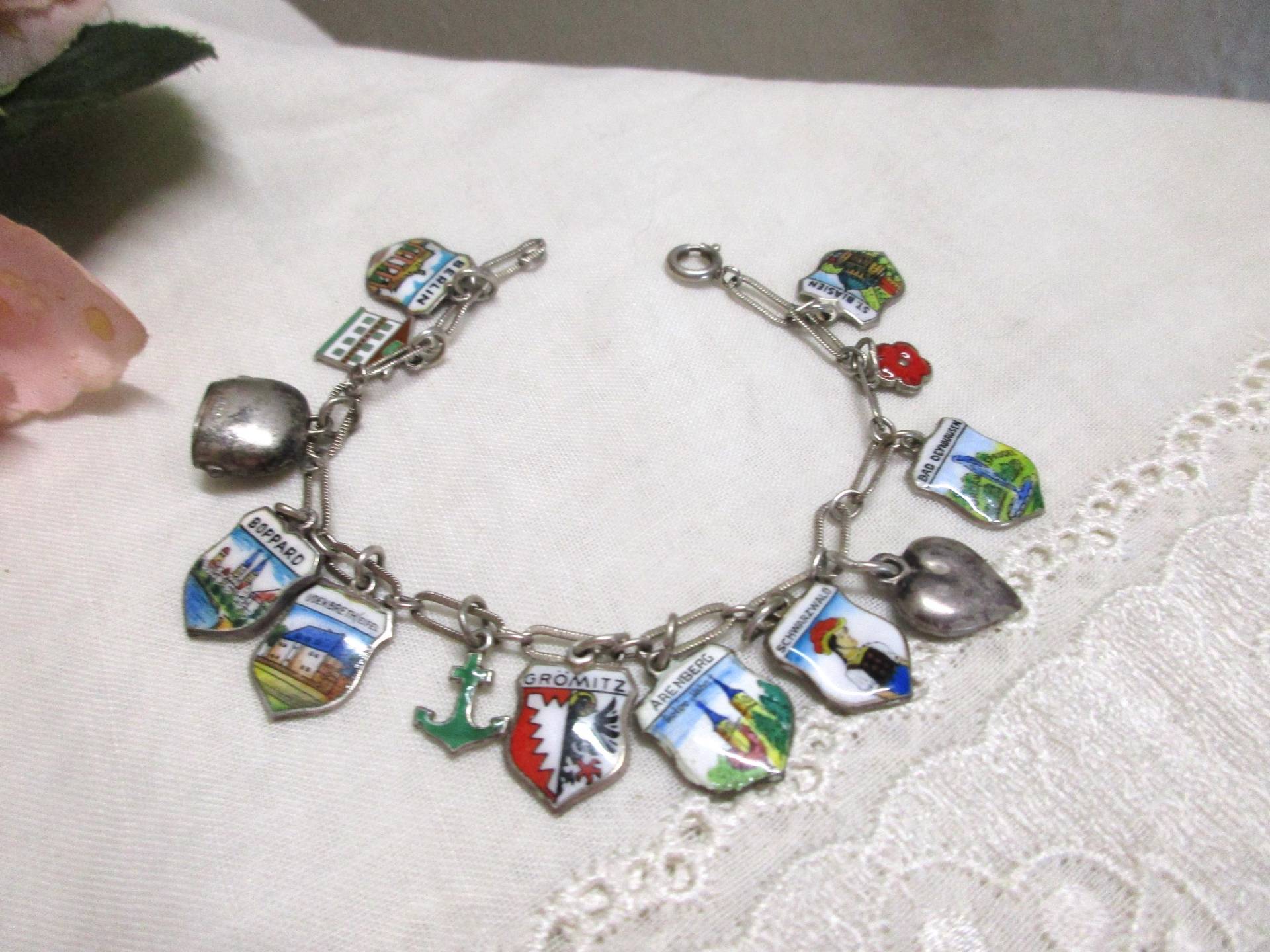 S 50 Vintage Silber Armband Bettelarmband 8 Wappen Anhänger Haus Blume Herz Tirol Udenbreth Berlin Grömitz Arenberg Schwarzwald Etc. 800 835 von KunsthaeuschenDeling
