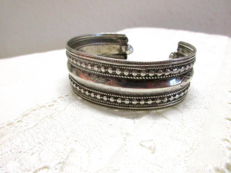 S 52 Wunderschöner Vintage Silberarmreif Ziseliert, Vermutlich Indien Florale Gestaltung 16, 5 cm X 2, 0 von KunsthaeuschenDeling