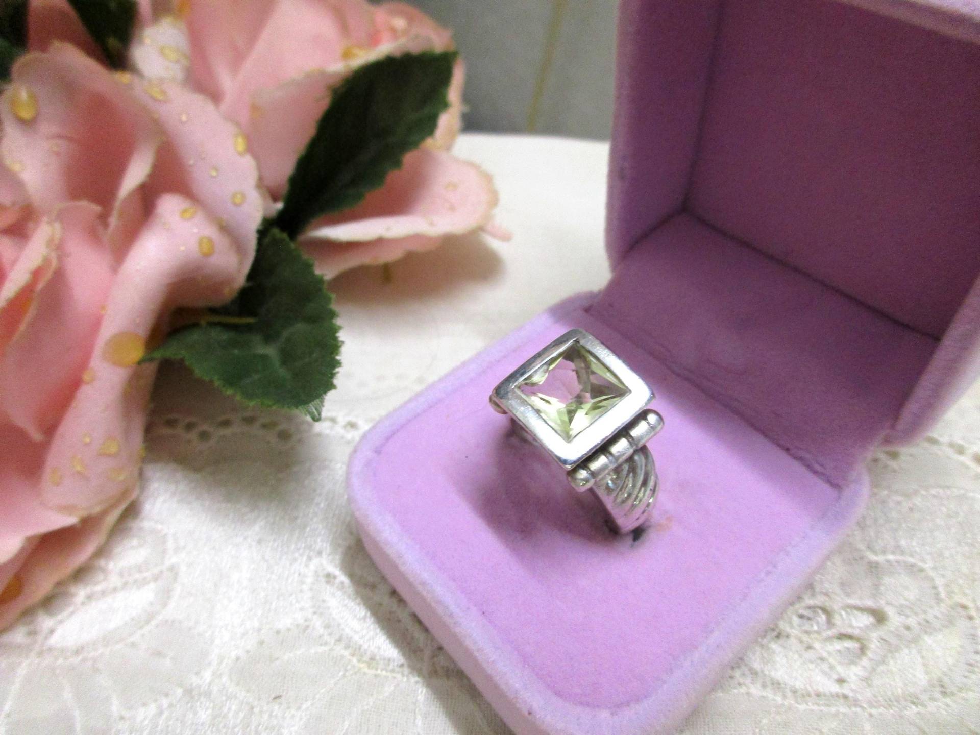 Sehr Schöner Vintage Silberring Ethno Mit Grün-Gelbem Zirkonia 925 Größe 51 16, 2 Mm Ring Silber Hellgrünem Stein Geschenk Damenring Sehr Schöner Vintage Silberring Ethno Mit Grün-Gelbem Zirkonia 925 Größe 51 16, 2 Mm Ring Silber Hellgrünem Stein Geschenk Damenring von KunsthaeuschenDeling