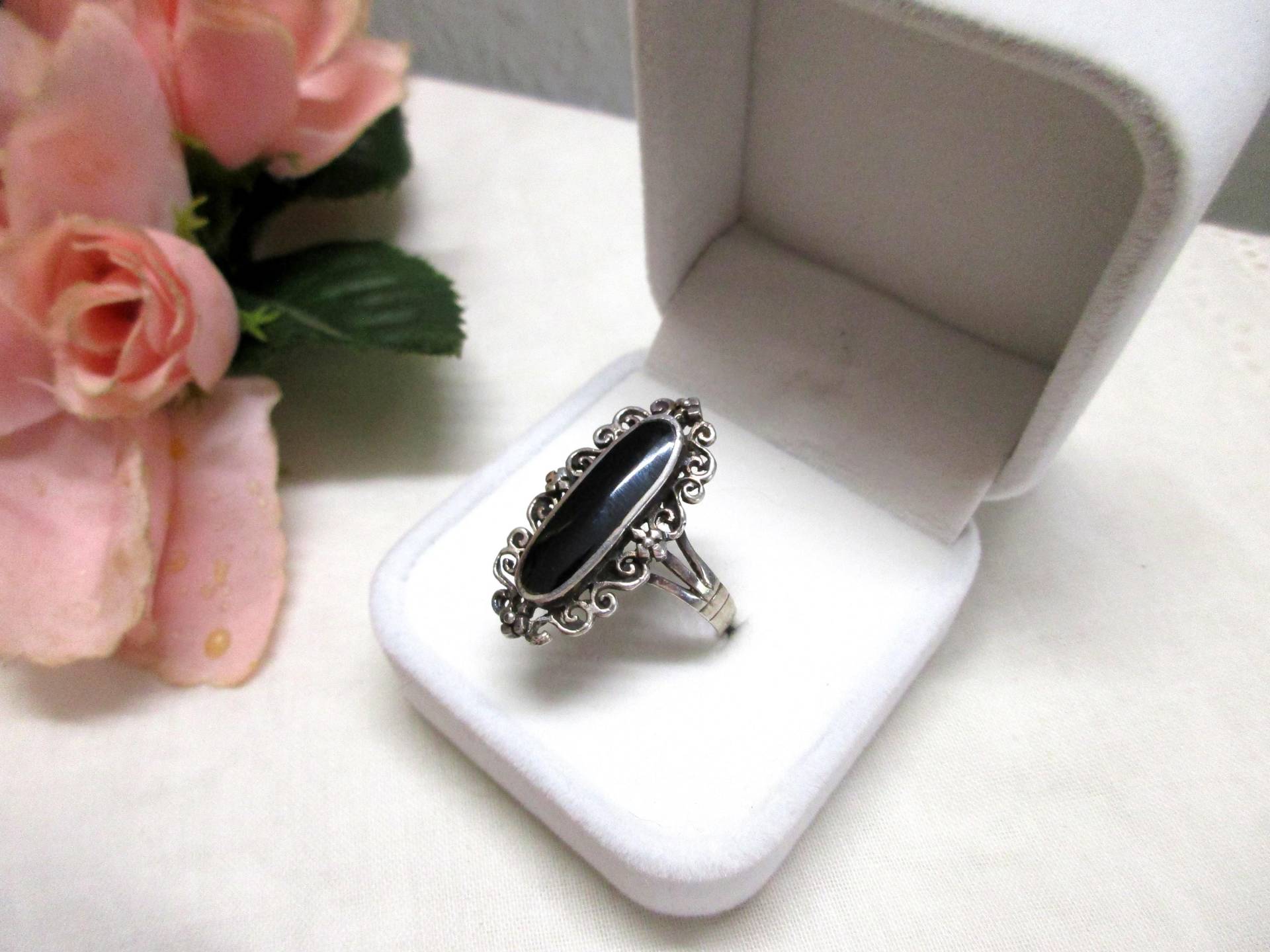 Toller Ovaler Länglicher Vintage Silberring Mit Schwarzem Stein Größe 59 18, 8 Mm Damenring Verspielt von KunsthaeuschenDeling