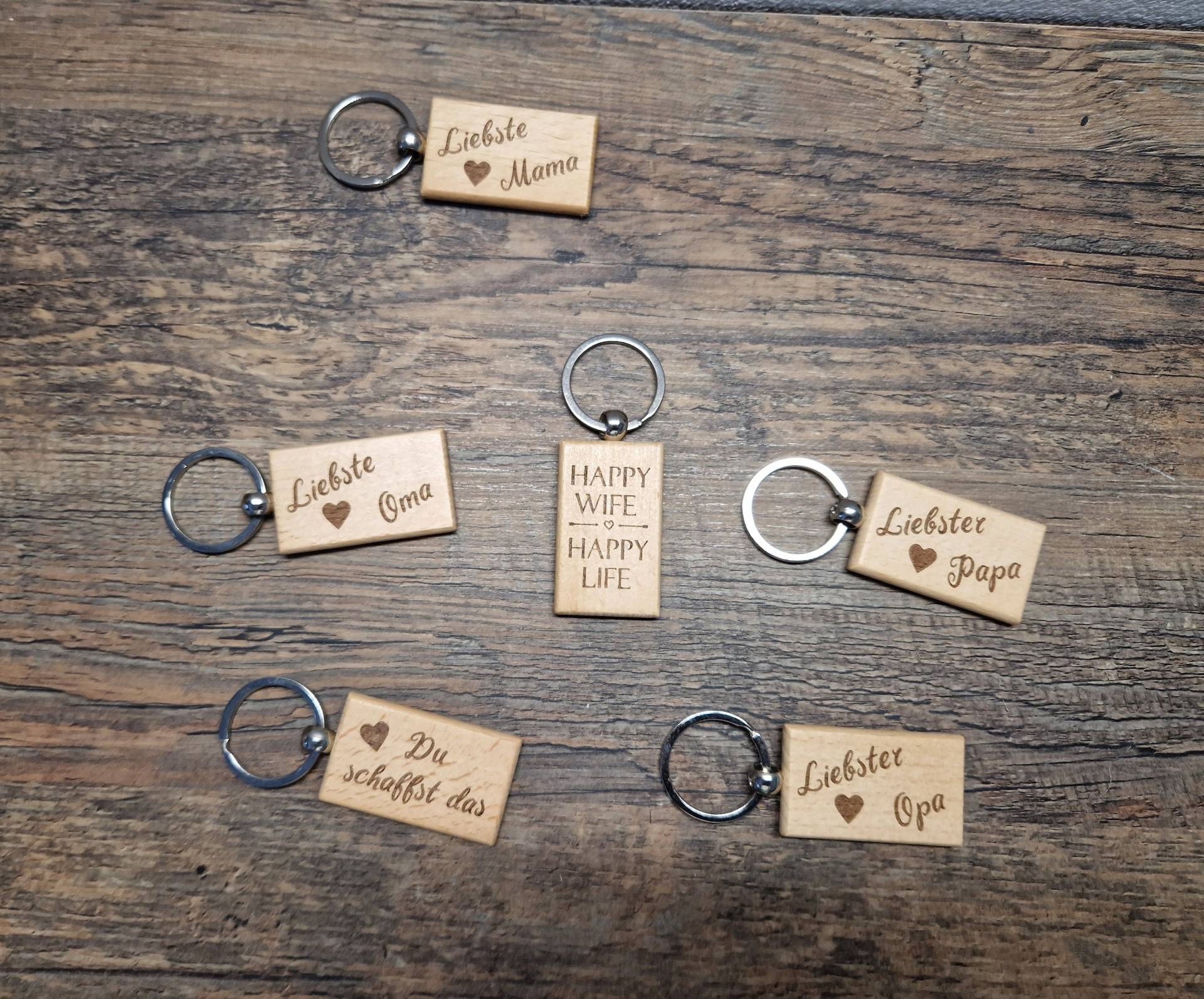 Schlüsselanhänger Holz Personalisierbar Personalisiert Geschenk Muttertag Valentinstag Weihnachtsgeschenk Mitbringsel Geburtstag Anhänger Schlüsselanhänger Holz Personalisierbar Personalisiert Geschenk Muttertag Valentinstag Weihnachtsgeschenk Mitbringsel Geburtstag Anhänger von KunsthandwerkbyAnja