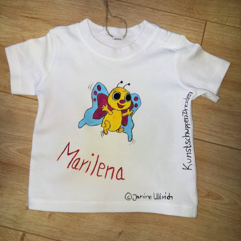 Baby-Shirt - Schmetterling Handgemalte Motive Verschiedene Größen Farben Individualisierbar Unikat von Kunstschuppen