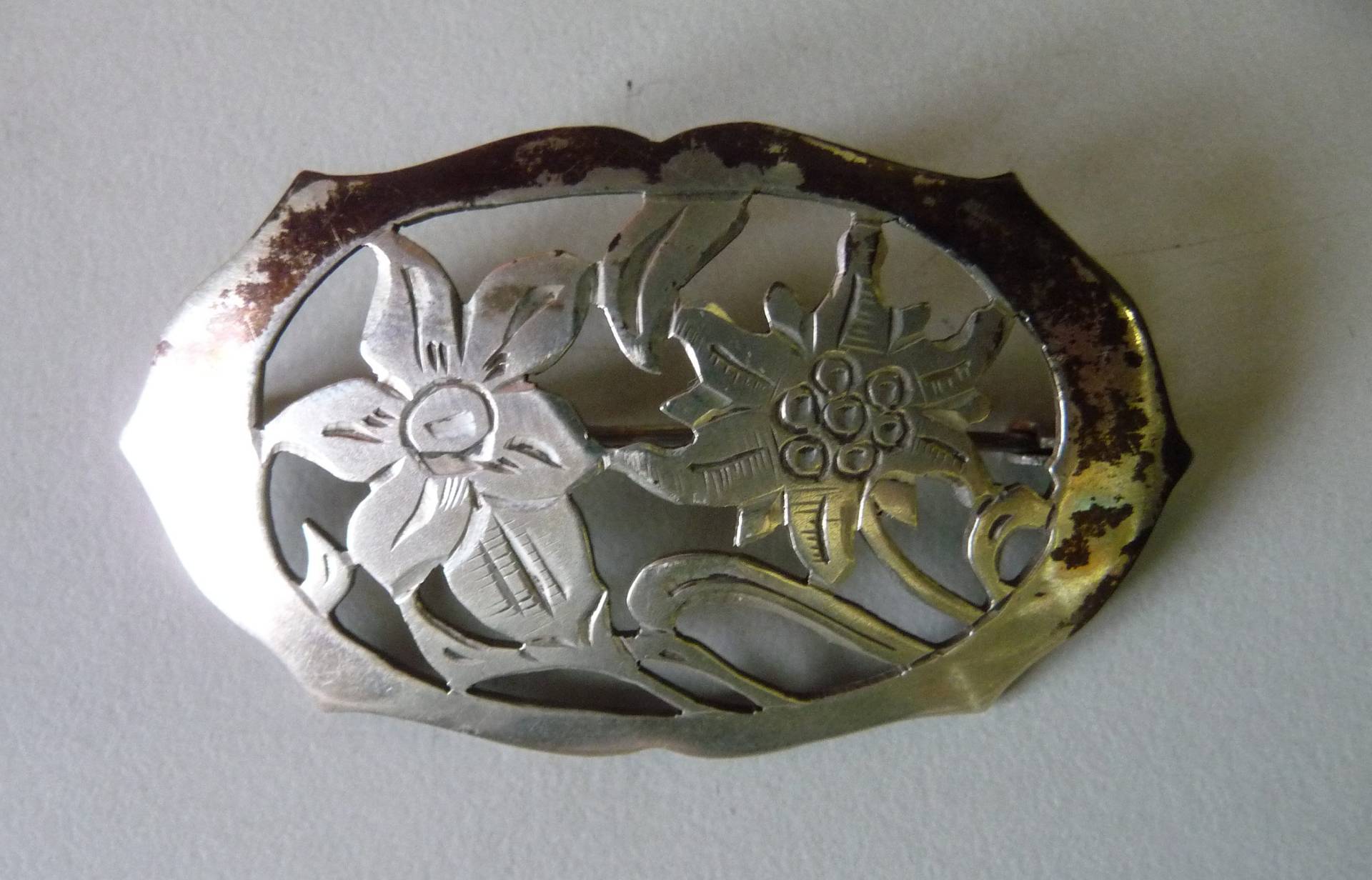 Alte Brosche Blumen Edelweiß Silber 800 Alte Brosche Blumen Edelweiß Silber 800 von KunstundSchund