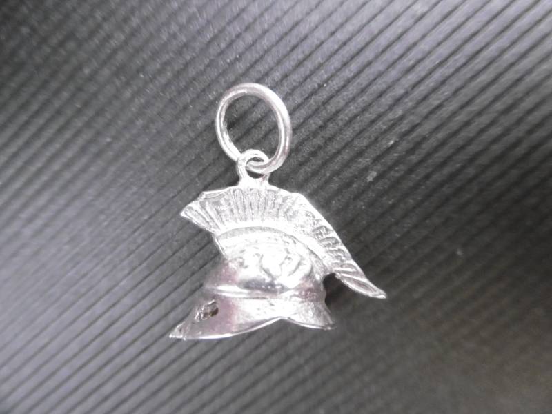 Außergewöhnlicher Kettenanhänger "Kleiner Gladiatorenhelm", 800Er Silber von KunstundSchund