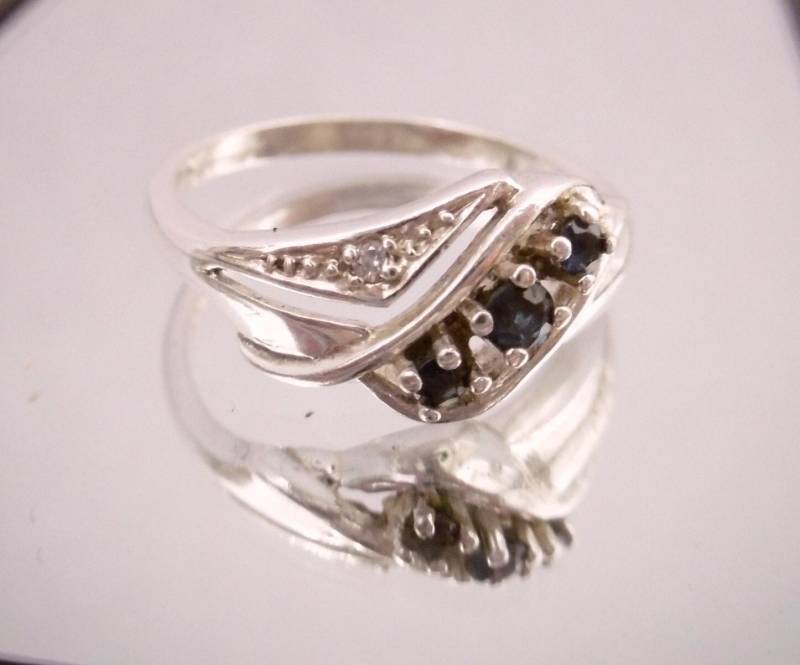 Filigraner Ring Aus 925Er Silber Mit Blauen Steinen von KunstundSchund