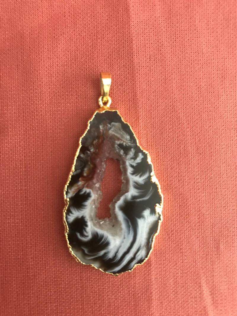 Schöner, Edler Anhänger in Edelsteinoptik von KunstundSchund