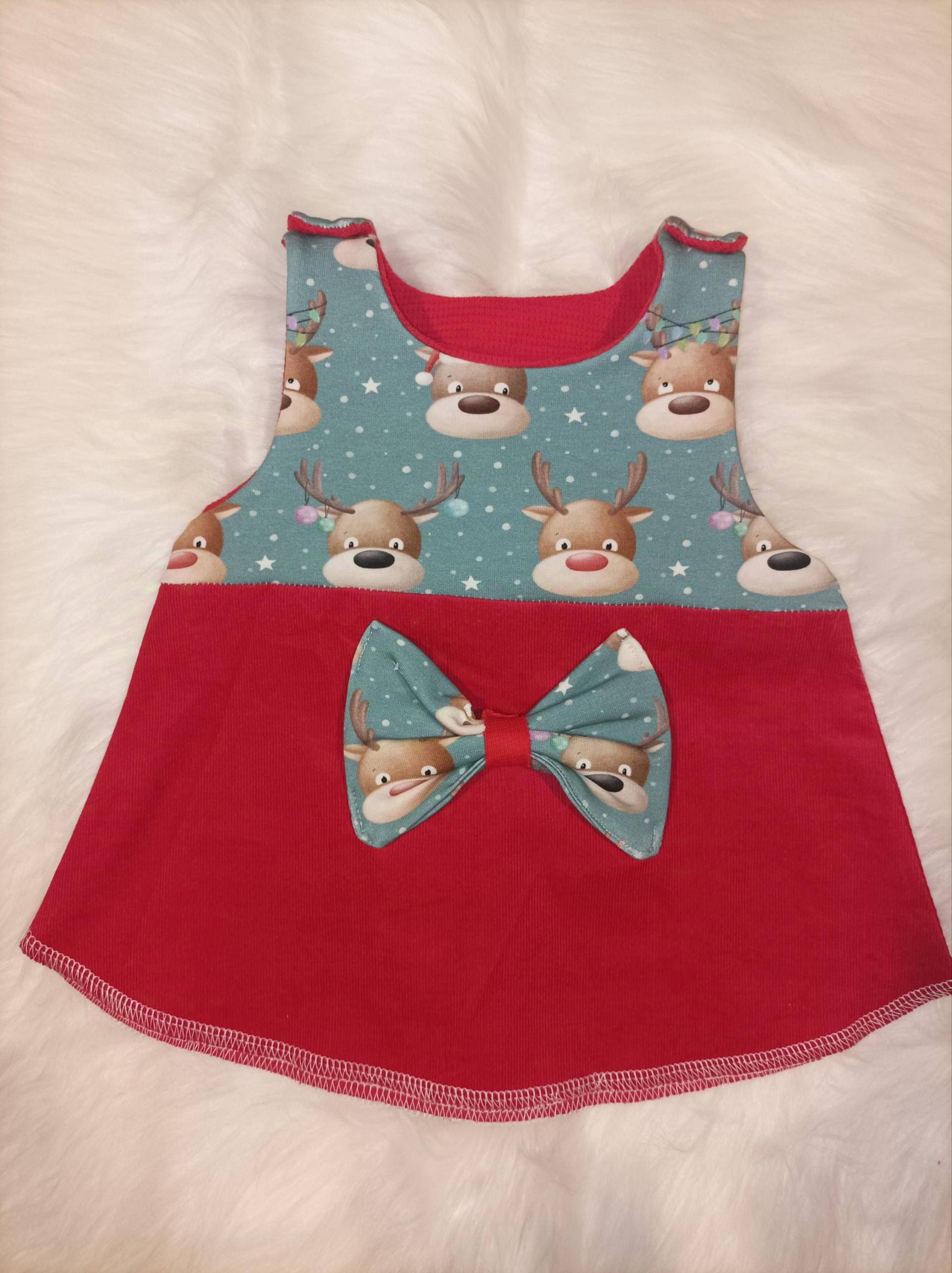 Winterliches/Weihnachtliches Latzkleid, Hängerchen Gr.68 Rentiere von KunterbunteDesign