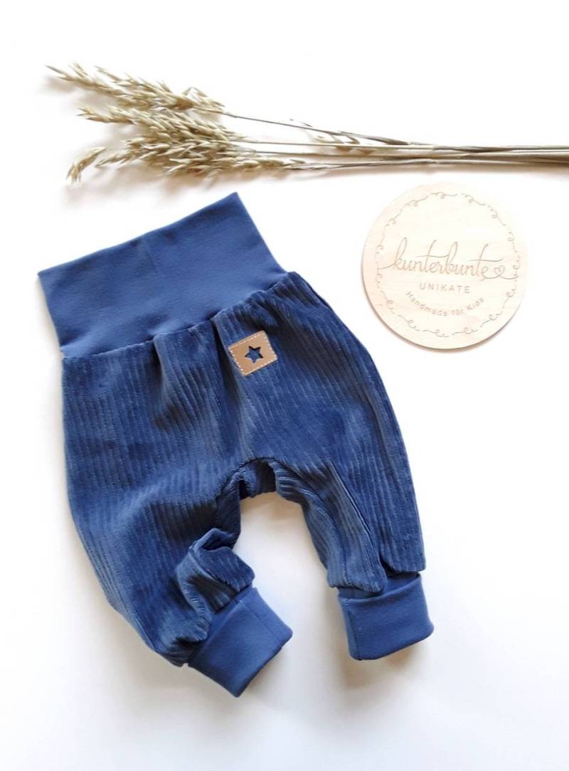 Baby Pumphose Cordhose Aus Weichem Cordjersey Mitwachshose Babyhose Tobehose Kinder Junge Mädchen Geschenk Geburt Newborn Babyset von KunterbunteUnikate