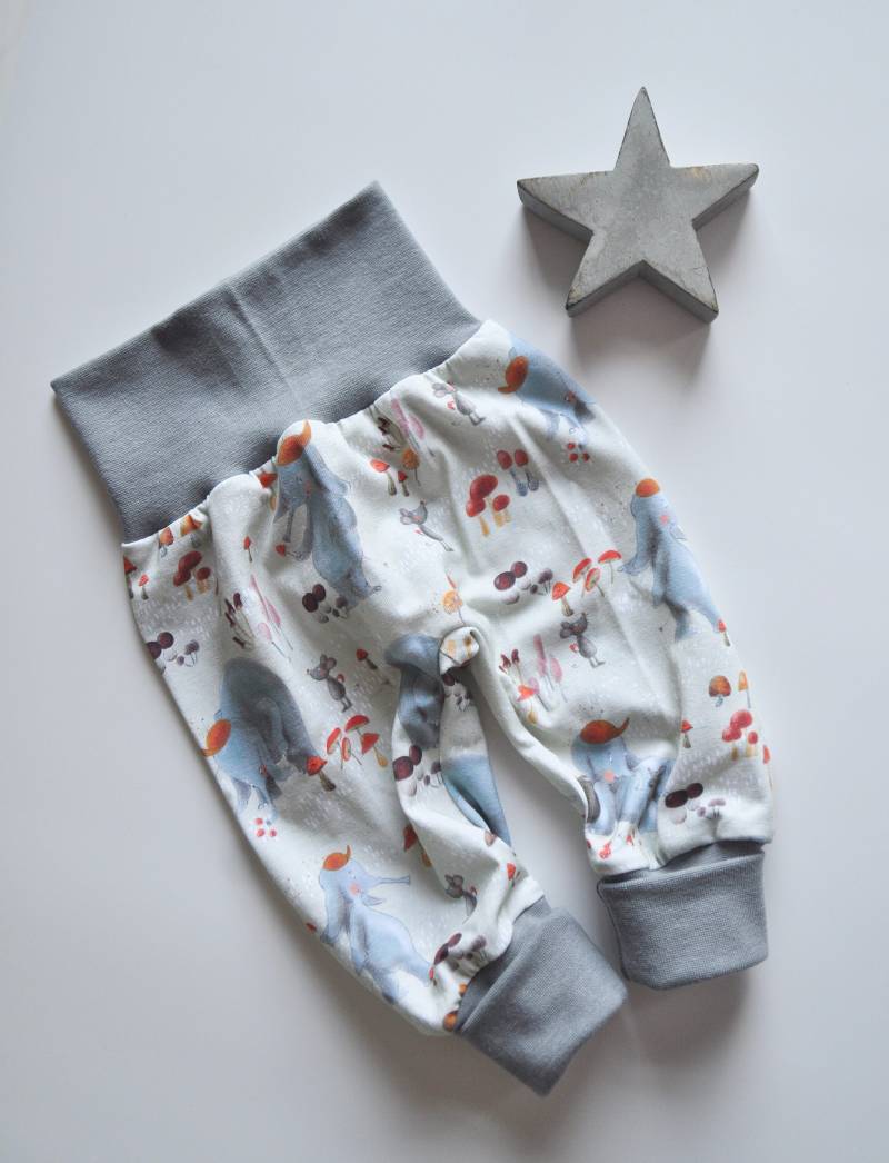 Baby Pumphose Elefant Herbst Wald Pilze Maus Mitwachshose Tobehose Babyhose Geschenk Geburt Newborn Mädchen Junge von KunterbunteUnikate