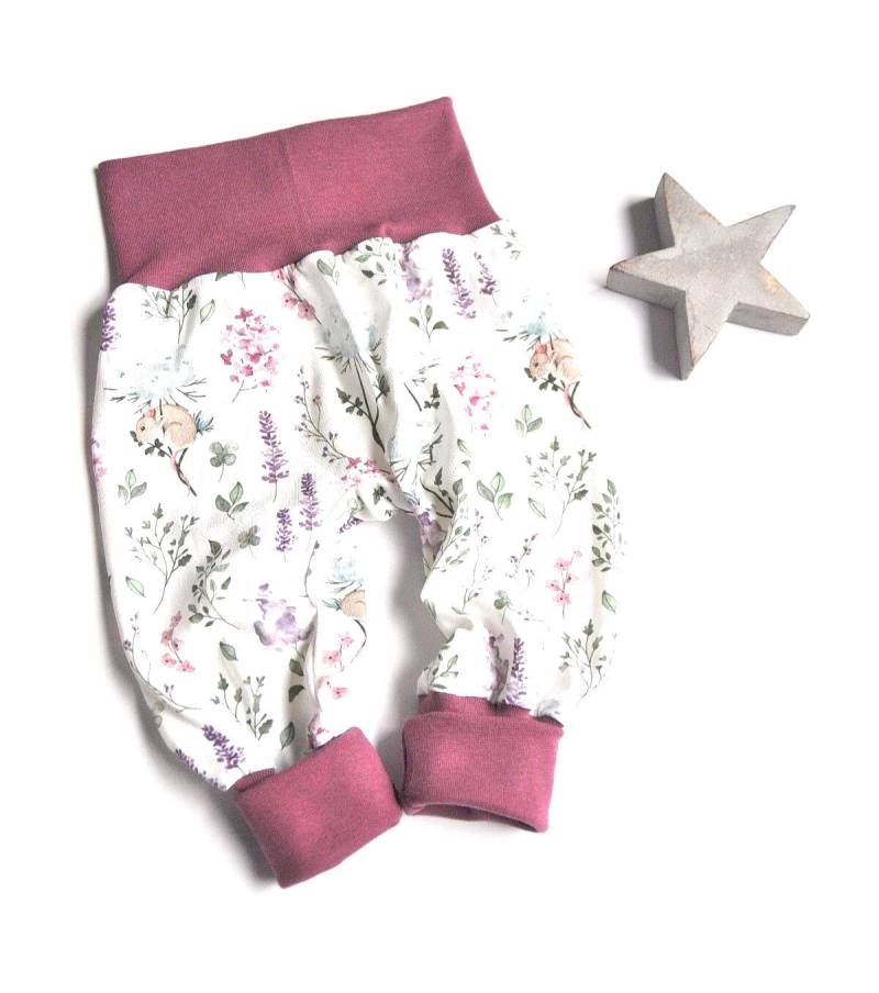 Baby Pumphose Feldblumen Streublumen Maus Hamster Blumen Frühling Mitwachshose Tobehose Babyhose Kinderhose Geschenk Baby, Mädchen von KunterbunteUnikate