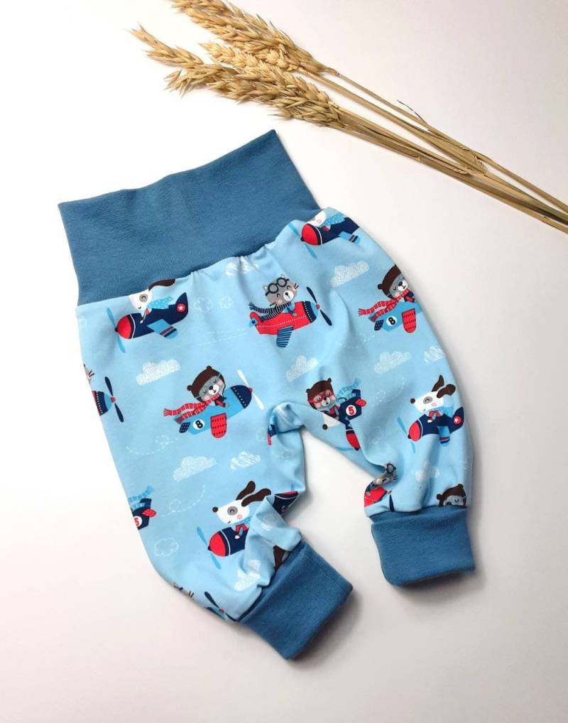 Baby Pumphose Flugzeug Flieger Bär Mitwachshose Babyhose, Geschenk Mädchen Junge, Junge Fliegerbär Segelflieger Babyset von KunterbunteUnikate