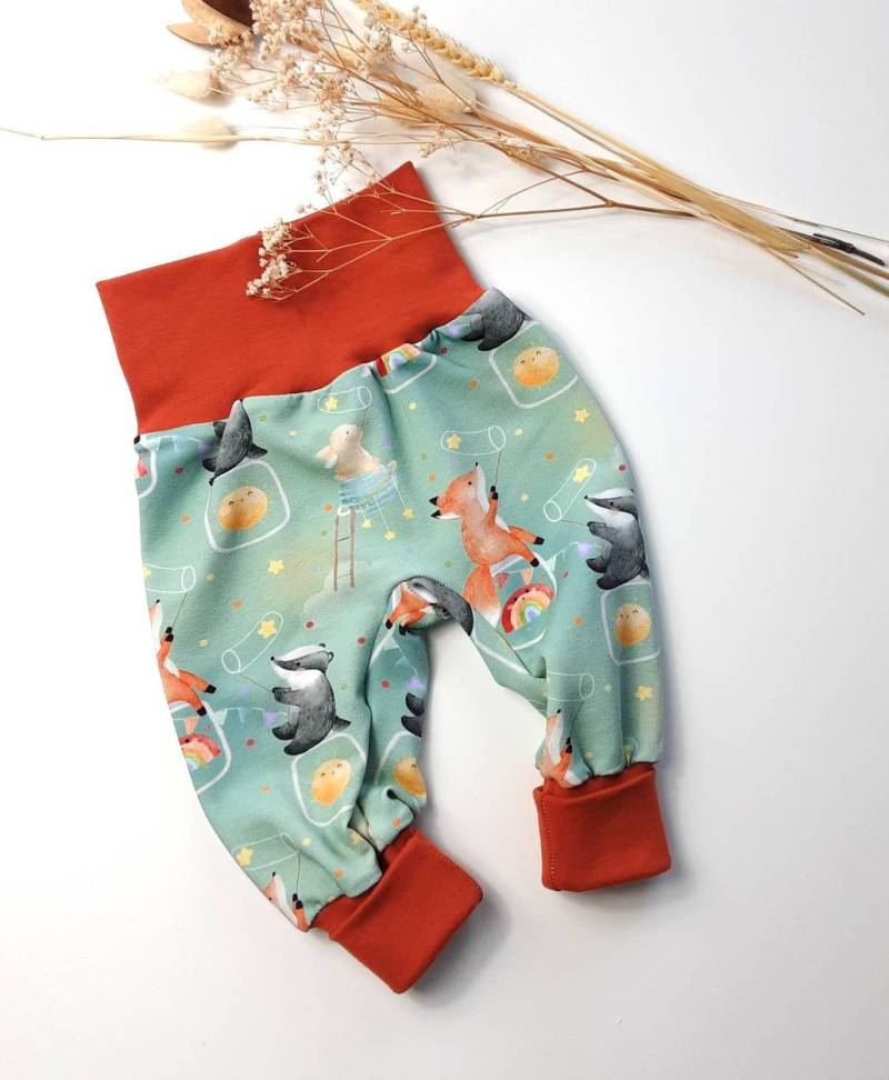 Baby Pumphose Fuchs Dachs Sternenhimmel Mitwachshose Tobehose Babyhose Geschenk Geburt Newborn Junge Mädchen von KunterbunteUnikate