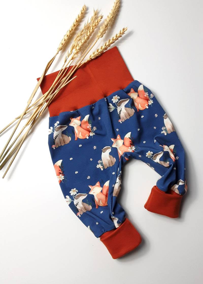 Baby Pumphose Fuchs Dachs Waldtiere Mitwachshose Tobehose Babyhose, Geschenk Geburt Newborn Mädchen Junge Geschenkset von KunterbunteUnikate