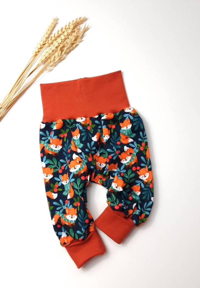 Baby Pumphose Fuchs Winter Weihnachten Mitwachshose Babyhose Tobehose Geschenk Geburt Neugeboren Newborn Mädchen Junge von KunterbunteUnikate