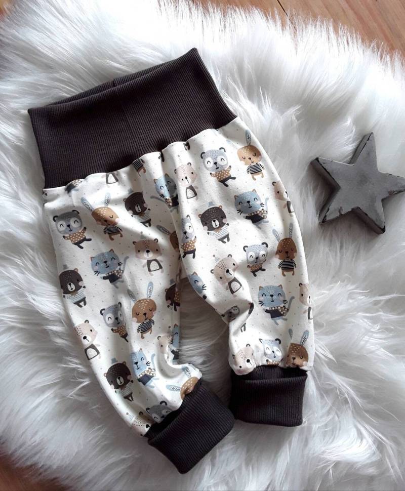 Baby Pumphose Tierkinder Hase Igel Mitwachshose Tobehose Babyhose Geschenk Geburt Newborn Junge Mädchen von KunterbunteUnikate