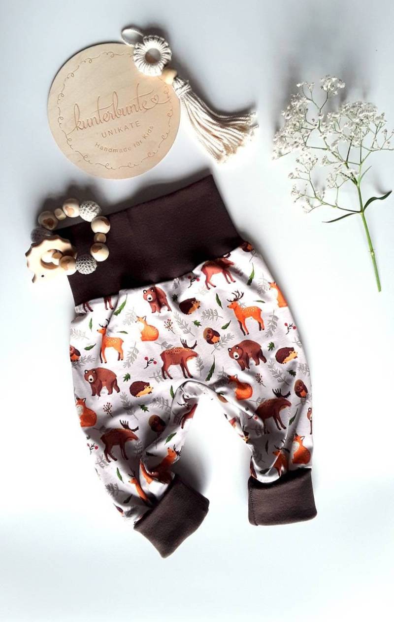 Baby Pumphose Waldtiere Fuchs Reh Igel Mitwachshose Babyhose Junge Mädchen Geschenk Geburt Newborn Tobehose Kinder von KunterbunteUnikate