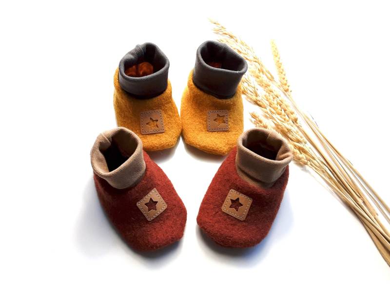 Baby Walkschuhe Babyschühchen Aus Wollwalk Kinderschuhe Schlupfschuhe Erste Schuhe Walk Überziehschuhe Babyschuhe Geburt von KunterbunteUnikate