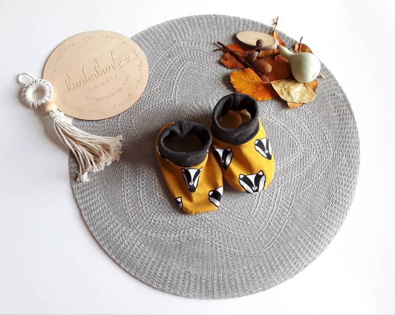Babyschühchen Dachs Waldtiere Tiere Im Wald Babysocken Babyschuhe Baby Erste Schuhe Geschenk Geburt Newborn Babyset Babyshower Erstes Outfit von KunterbunteUnikate