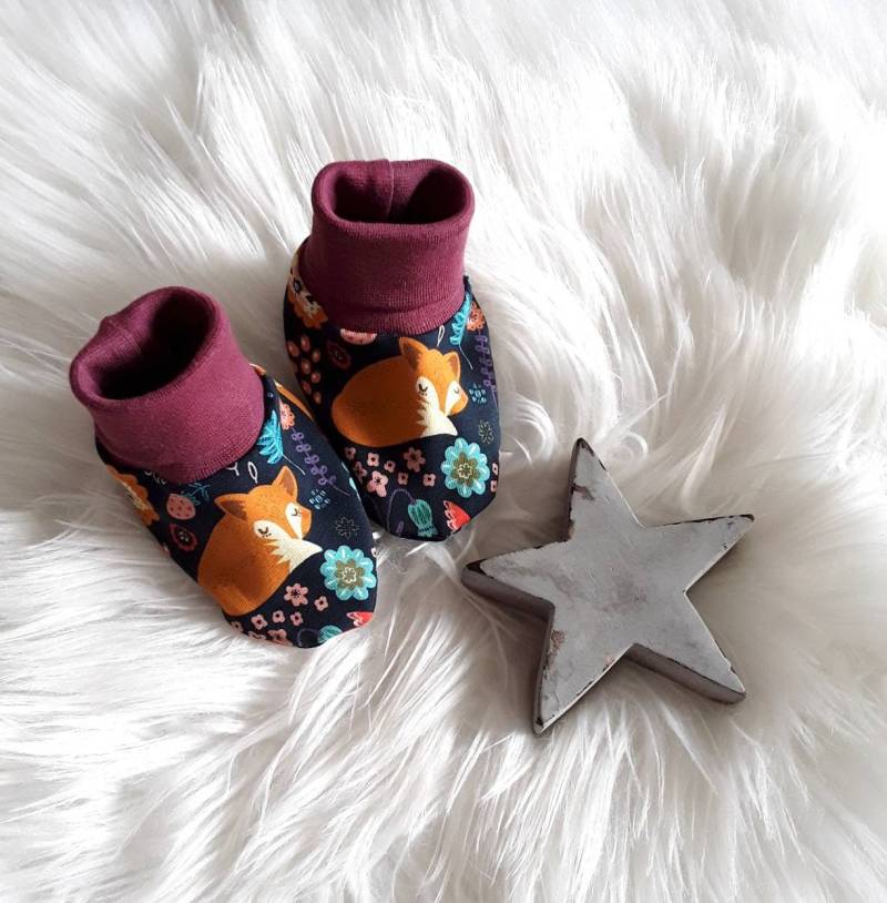 Babyschühchen Fuchs Tiere Im Wald Waldtiere Babysocken Babyschuhe Baby Erste Schuhe Geschenk Geburt Newborn Babyset Babyshower Erstesoutfit von KunterbunteUnikate