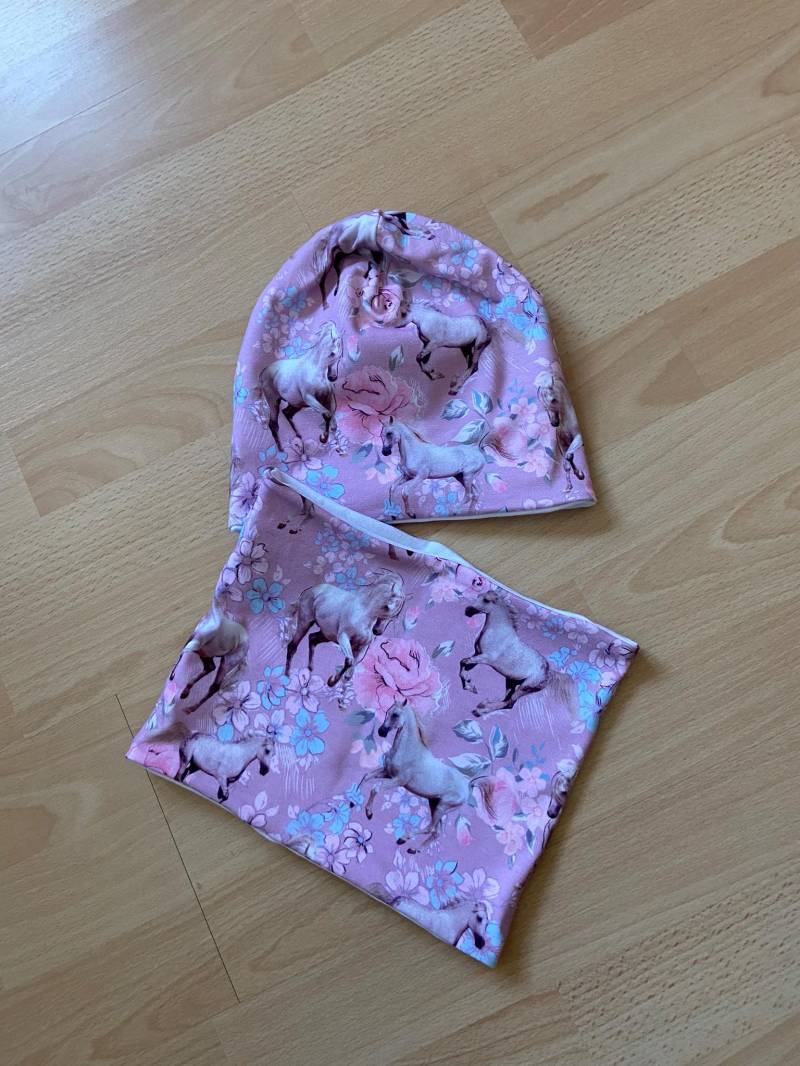 Beanie - Mütze Ca.50 cm Umfang Mit Loop von Kunterbuntes321