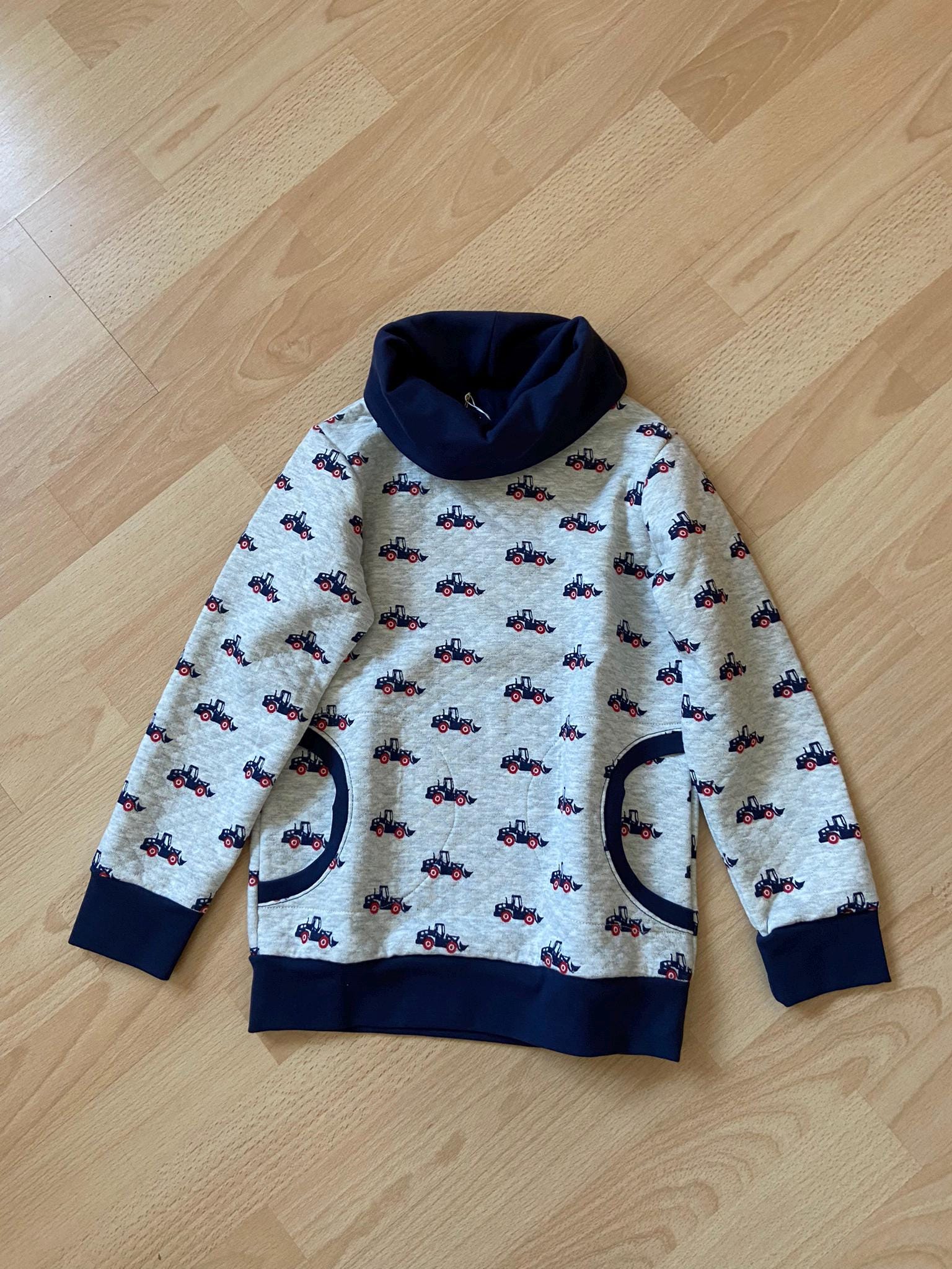 Jungen Sweatshirt Baumaschine Gr. 116 von Kunterbuntes321