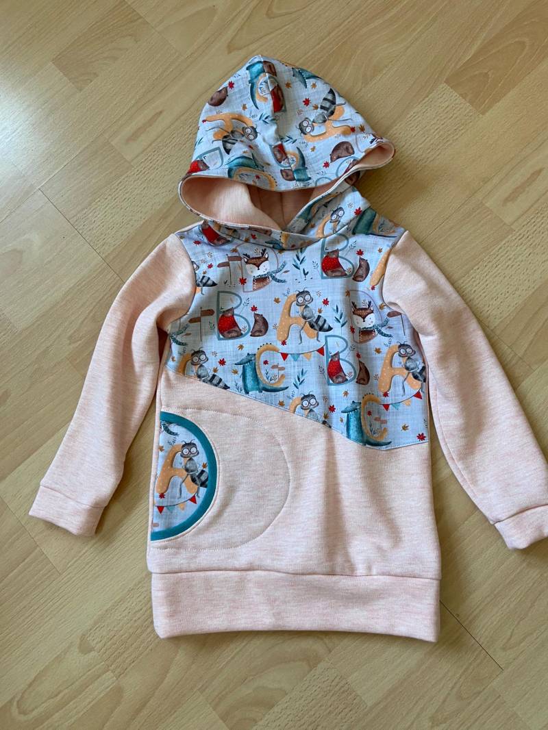 Kapuzen-Sweatshirt Angeraut Größe 110 von Kunterbuntes321