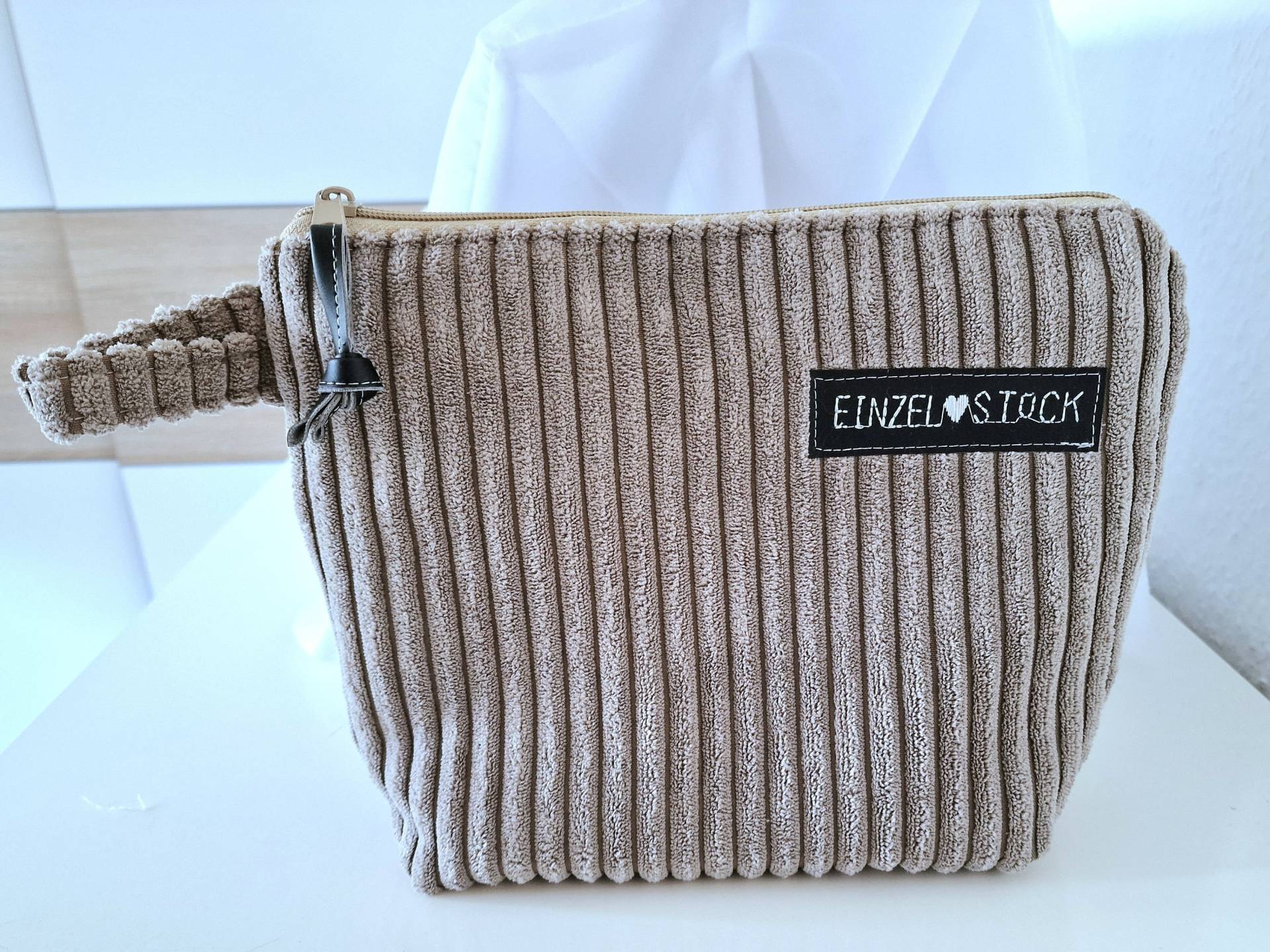 Kosmetiktasche, Kulturbeutel, Schminktasche, Universaltasche Cord Beige von KunterbuntesDesign