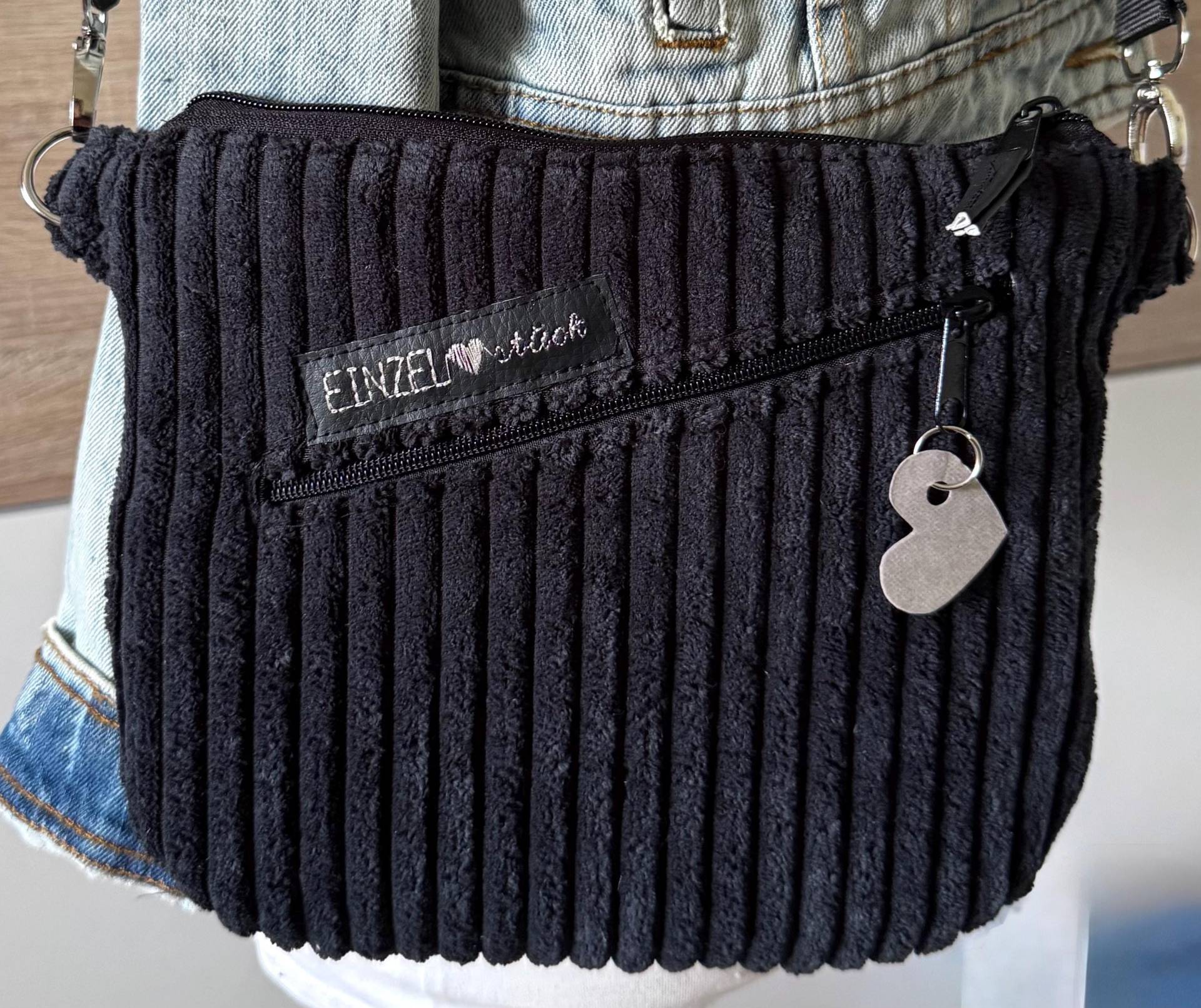 Tasche Shopper, Klein, Umhängetasche Cordtasche, Schwarz von KunterbuntesDesign