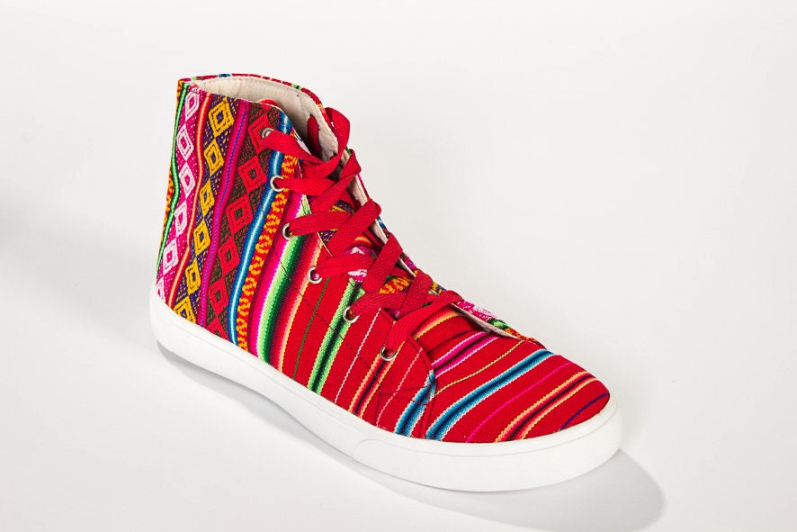 Sneaker Schuhe Aus Peru - Handmade Rot Bunt Unisex Sneaker Schuhe Aus Peru - Handmade Rot Bunt Unisex von KuntiArt