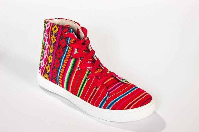 Sneaker Schuhe Aus Peru - Handmade Rot Bunt Unisex Sneaker Schuhe Aus Peru - Handmade Rot Bunt Unisex von KuntiArt