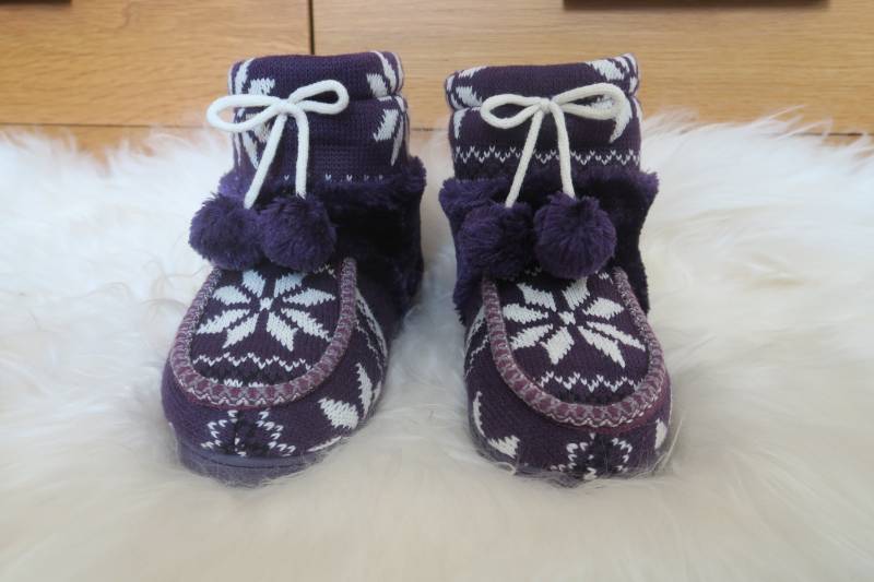 Arctic Purple Fashion Damen Hand Gestrickte Bootie Hausschuhe Fleece Futter Kunstfell - Dicke Sohle Weihnachten Geburtstag Mutter Geschenk von Kuoni