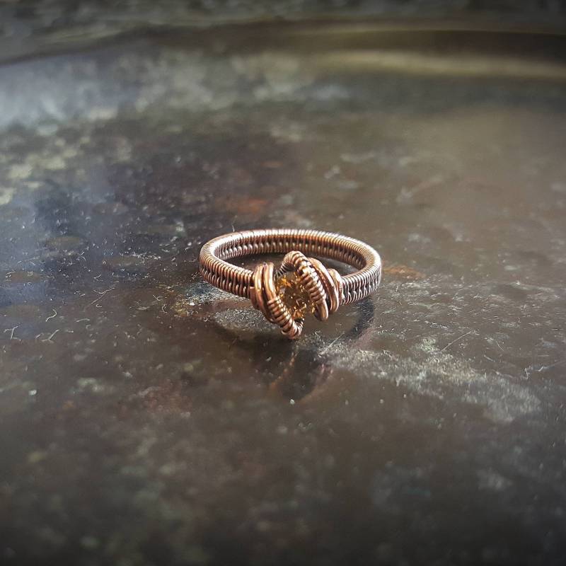Ring Aus Kupfer Mit Bernsteinfarbenem Zirkonia Ring Aus Kupfer Mit Bernsteinfarbenem Zirkonia von Kupferherz2020