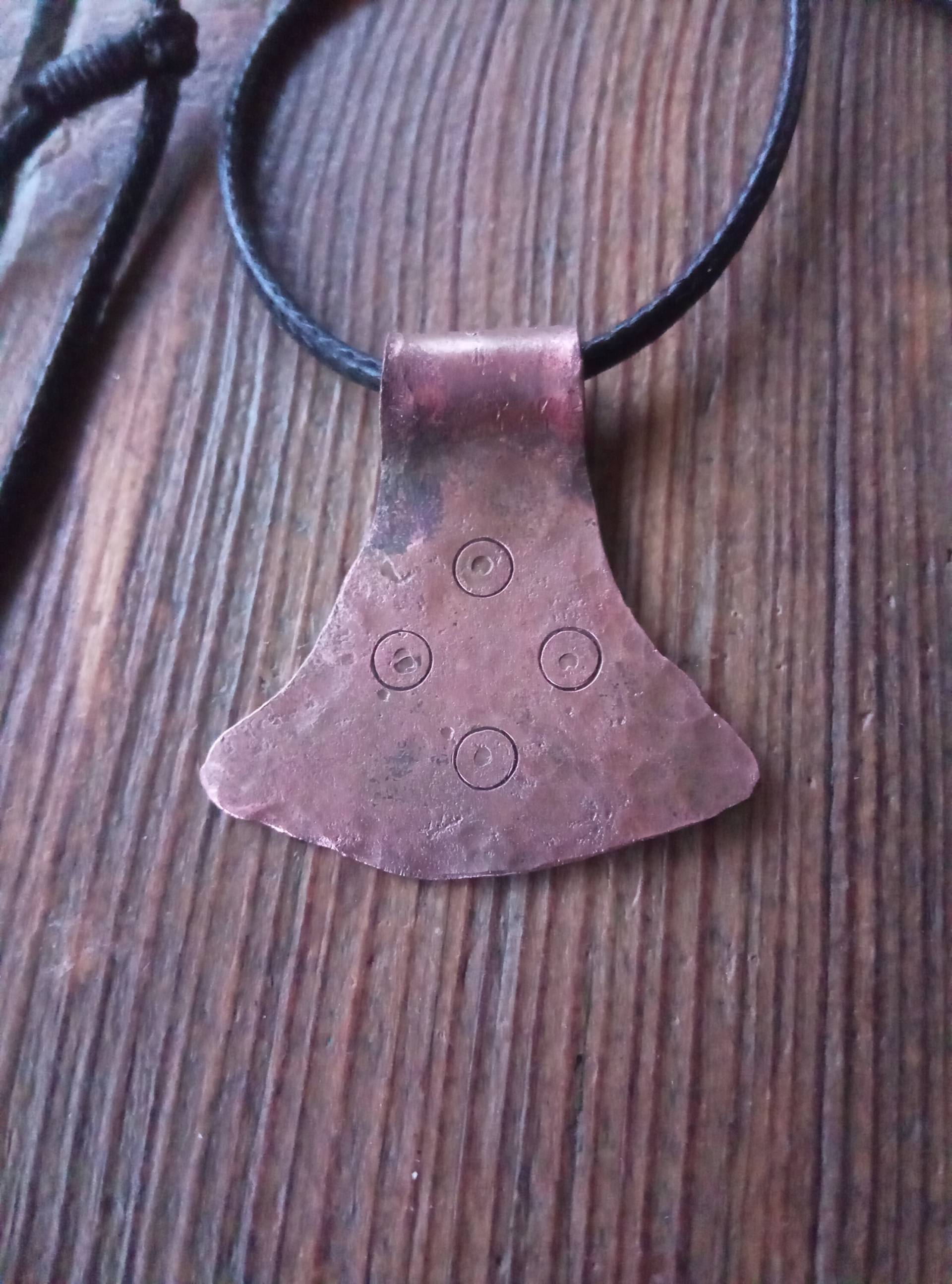 Kriegeramulett Aus Kupfer, Wikingerschmuck, Kupferaxt Kriegeramulett Aus Kupfer, Wikingerschmuck, Kupferaxt von Kupferknochen