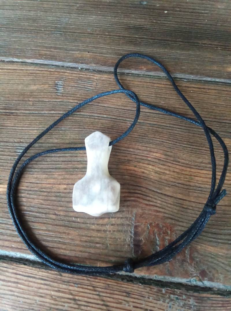 Thors Hammer, Wikingerschmuck, Knochenschmuck, Anhänger Aus Knochen Thors Hammer, Wikingerschmuck, Knochenschmuck, Anhänger Aus Knochen von Kupferknochen